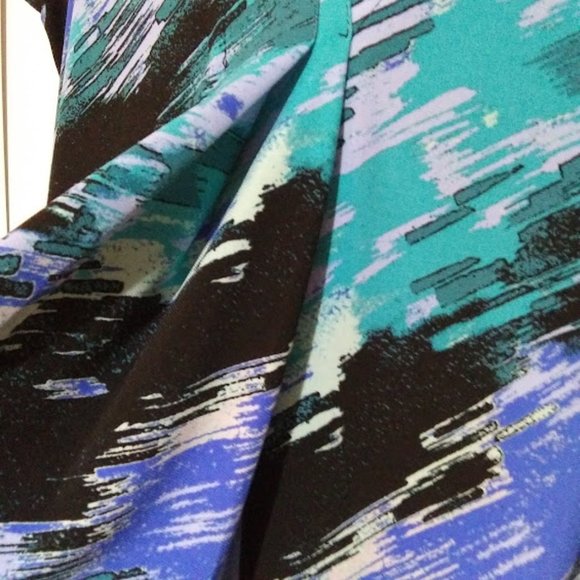 *DANA BUCHMAN*SLEEVELESS PLEATED TOP*V NECK*WOMEN SIZE S*ABSTRACT COLORS* - Picture 5 of 7